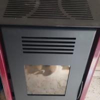 Stufa a pellet ventilata Vieste 7.3 kW bordeaux