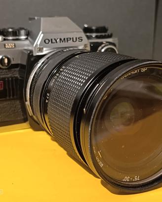 OLYMPUS  OM 10 + ZOOM  28/80