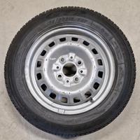 pneumatico con cerchione