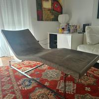 CHAISE LOUNGE IN PELLE