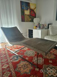 CHAISE LOUNGE IN PELLE
