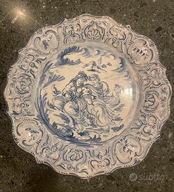 Piatto in maiolica