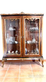 Vetrinetta (cristalliera) primi 900 noce scolpito