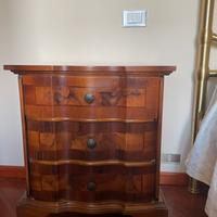 Comodini in legno instarsiato stile classico
