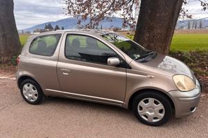 Toyota yaris 1000 benz