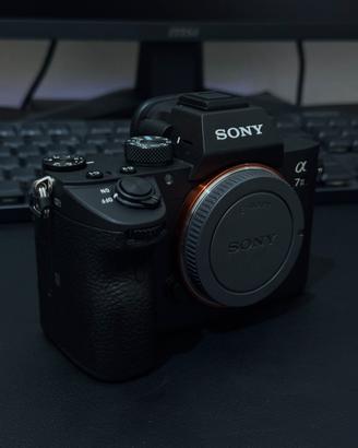 Sony Alpha 7 III + 2 SD Sanddisk extreme Pro 128GB