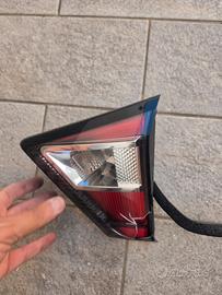stop posteriore destro portellone destro ford kuga