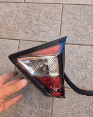 stop posteriore destro portellone destro ford kuga