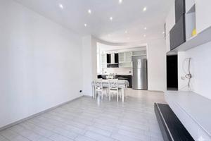 3 LOCALI A POZZUOLI
