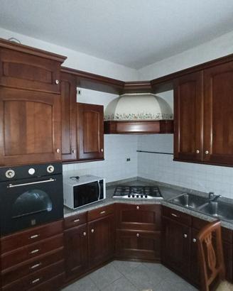 Cucina in ciliegio anticato