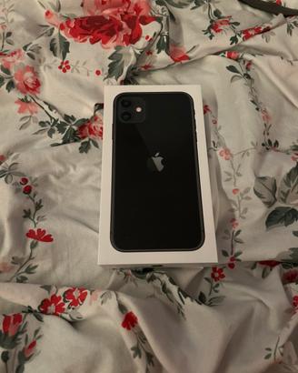 Iphone 11 nero con cover