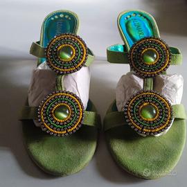 Sandali Blumarin verdi con strass e cabochon 