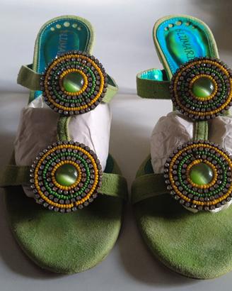 Sandali Blumarin verdi con strass e cabochon 