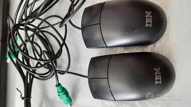 Un Mouse IBM Vintage a due tasti di colore Nero