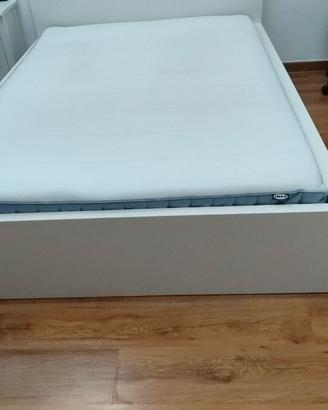 Letto matrimoniale Ikea con cassetti