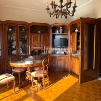 RIF. 570 - AMPIO TRILOCALE CENTRO PAESE CON BOX, C