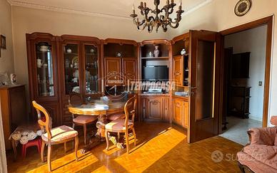 RIF. 570 - AMPIO TRILOCALE CENTRO PAESE CON BOX, C