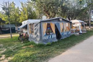 Roulotte  Knaus Azur 500 T con Veranda 