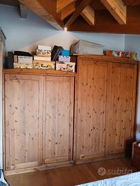 2 armadi pino massello anticato ad ante scorrevoli