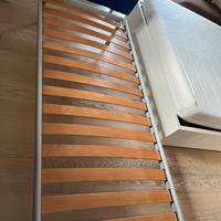 Letto singolo con doghe