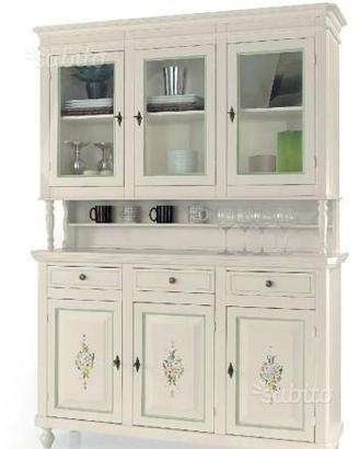 Credenza tre ante con decori