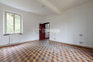 TRILOCALE IN CENTRO A BAZZANO