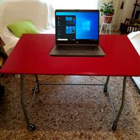 Tavolino mobile porta computer con ruote (e freno)
