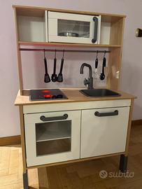 Cucina per bambini IKEA completa di accessori