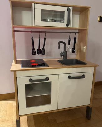 Cucina per bambini IKEA completa di accessori