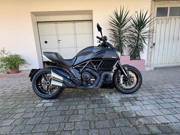 DUCATI DIAVEL CARBON