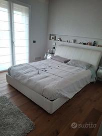 letto Matrimoniale pelle bianca  CON materasso