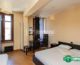 QUADRILOCALE DOPPI SERVIZI IN CORTE