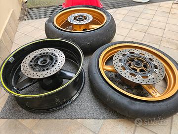 cerchi anteriore e  2 posteriori Yamaha r1 2001 