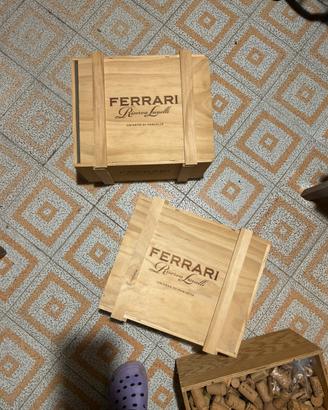 Cassette di legno da vino