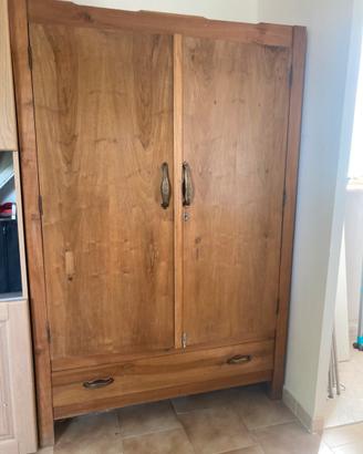 Armadio in legno