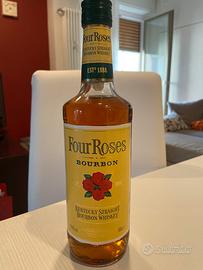 Bottiglia Four Roses Bourbon Whiskey – sigillata