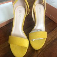 Sandalo giallo nuovo donna