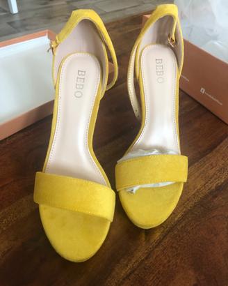 Sandalo giallo nuovo donna