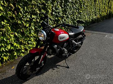 DUCATI SCRAMBLER 800 ICON