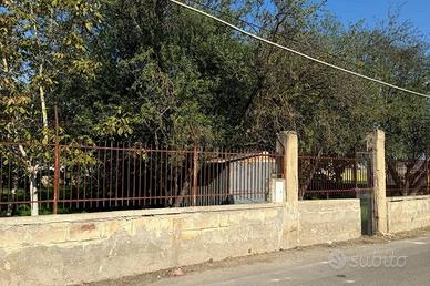 Terreno di 1376 m² a Taranto