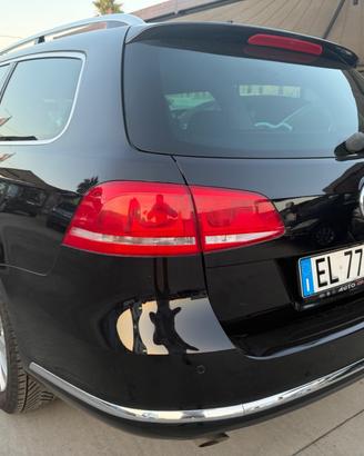 Volkswagen PASSAT 1.6 DIESEL 2011 - CARPLAY