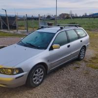 Volvo V40 funziona bene– per export o ricamb