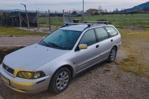Volvo V40 funziona bene– per export o ricamb