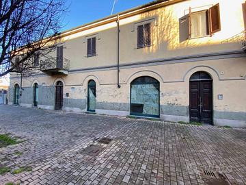 Immobile di 80 m² con 2 locali a Trino