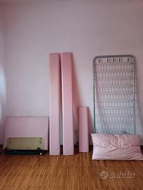 Letto una piazza imbottito rosa