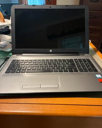 Notebook HP 7 SSD windows 11 batteria nuova