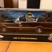 Batmobile film 1966 scala 1:18 Hot Wheels