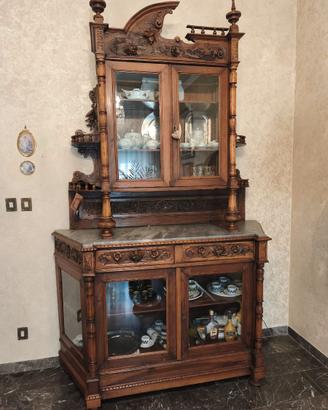 MOBILE IN RADICA DI NOCE  – INTARSIATO A MANO –