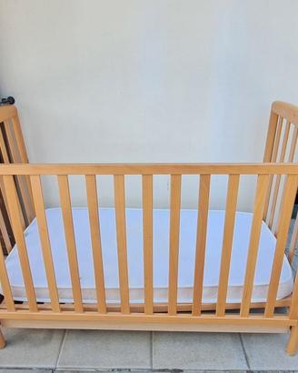 lettino da bambino con materasso