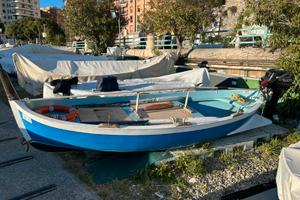 Gozzo in vetroresina + possibilità posto barca